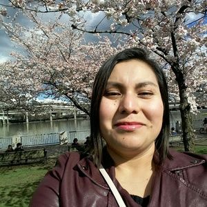 Meet your Posher, Carolina